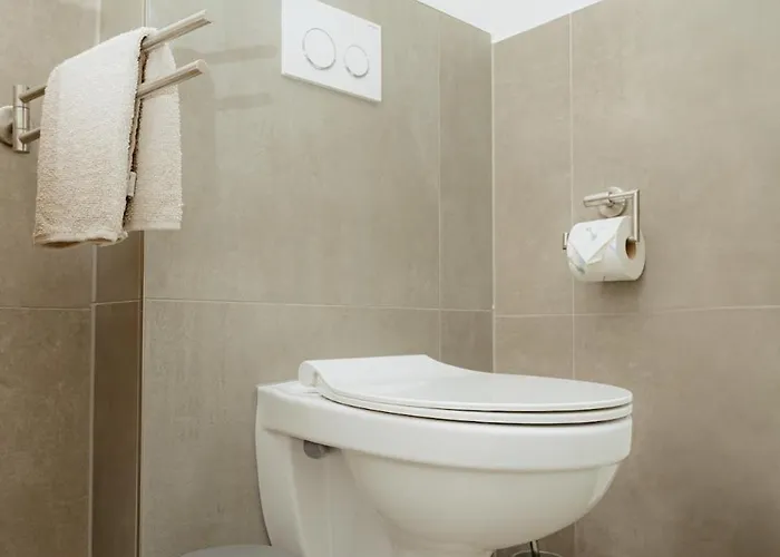 公寓 Schoene, Zentral Gelegene &renovierte In Nr 新维德